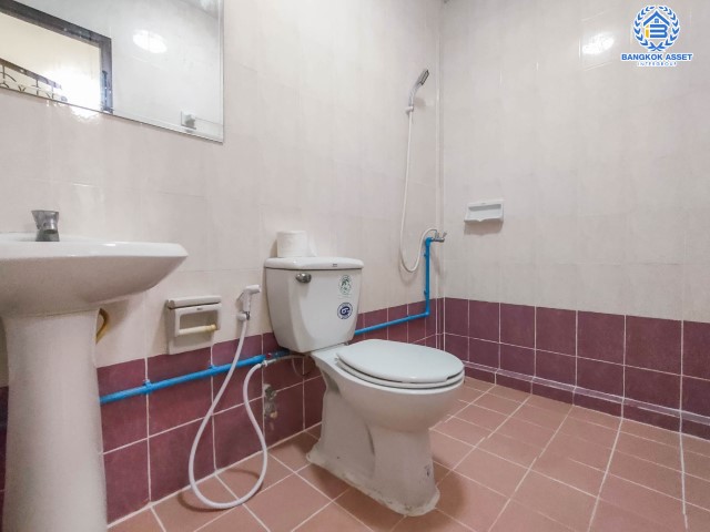 *****ทาวน์เฮ้าส์มือสองย่านนนทบุรี ม.ลภาวัน11 ชัยพฤกษ์ หลังมุม! เนื้อที่เยอะถึง 41 ตร.ว. ตอบโจทย์ทุกการใช้ชีวิต ฟังก์ชันเหมือนบ้านเดี่ยว 5 ห้องนอน 3 ห้องน้ำ 1 ที่จอดรถ บ้านสภาพสวย พร้อมเข้าอยู่ เชื่อมต่อถ.บางกรวย-ไทรน้อย ถ.ชัยพฤกษ์ และถ.ราชพฤกษ์ จองเลย!